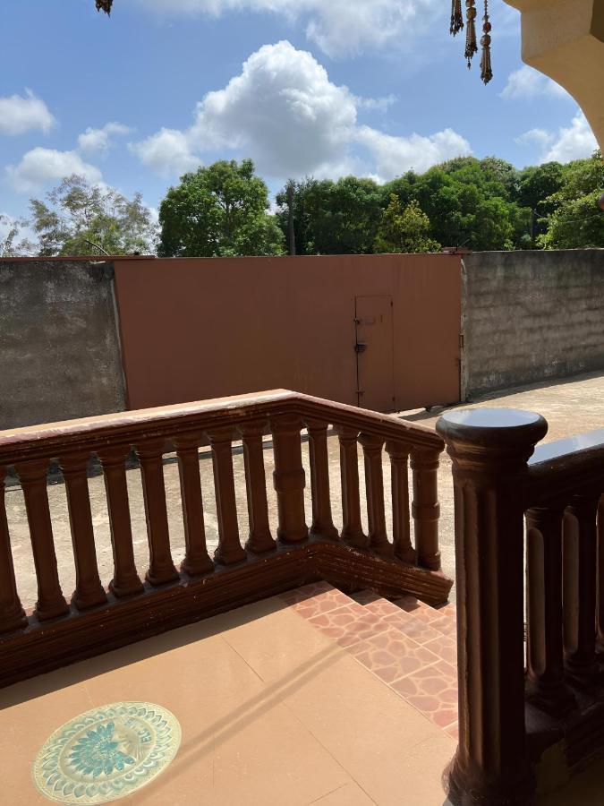 Yogi Home Stay Near Freetown Airport Exteriör bild